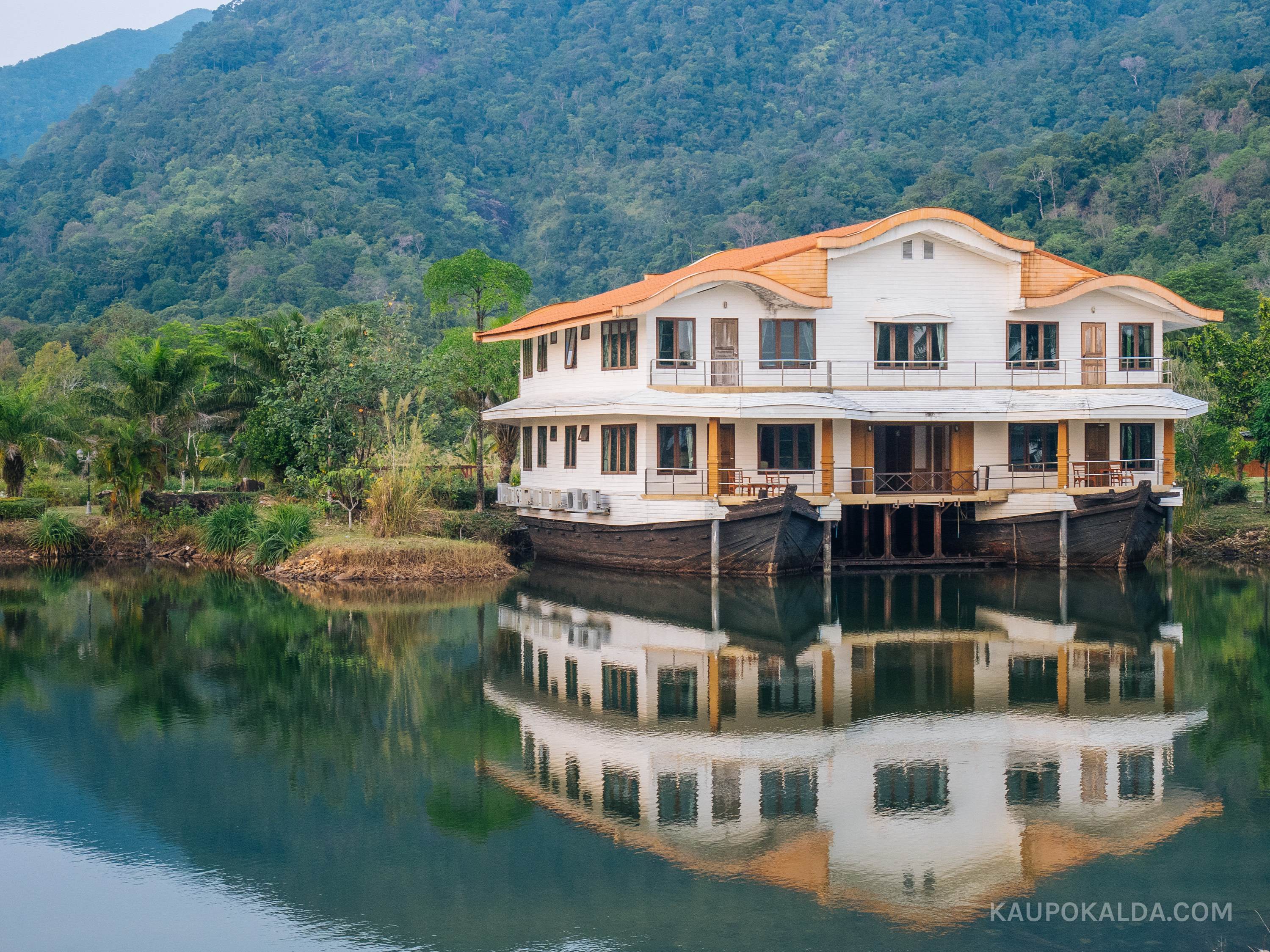 Aunchaleena Beach Resort
