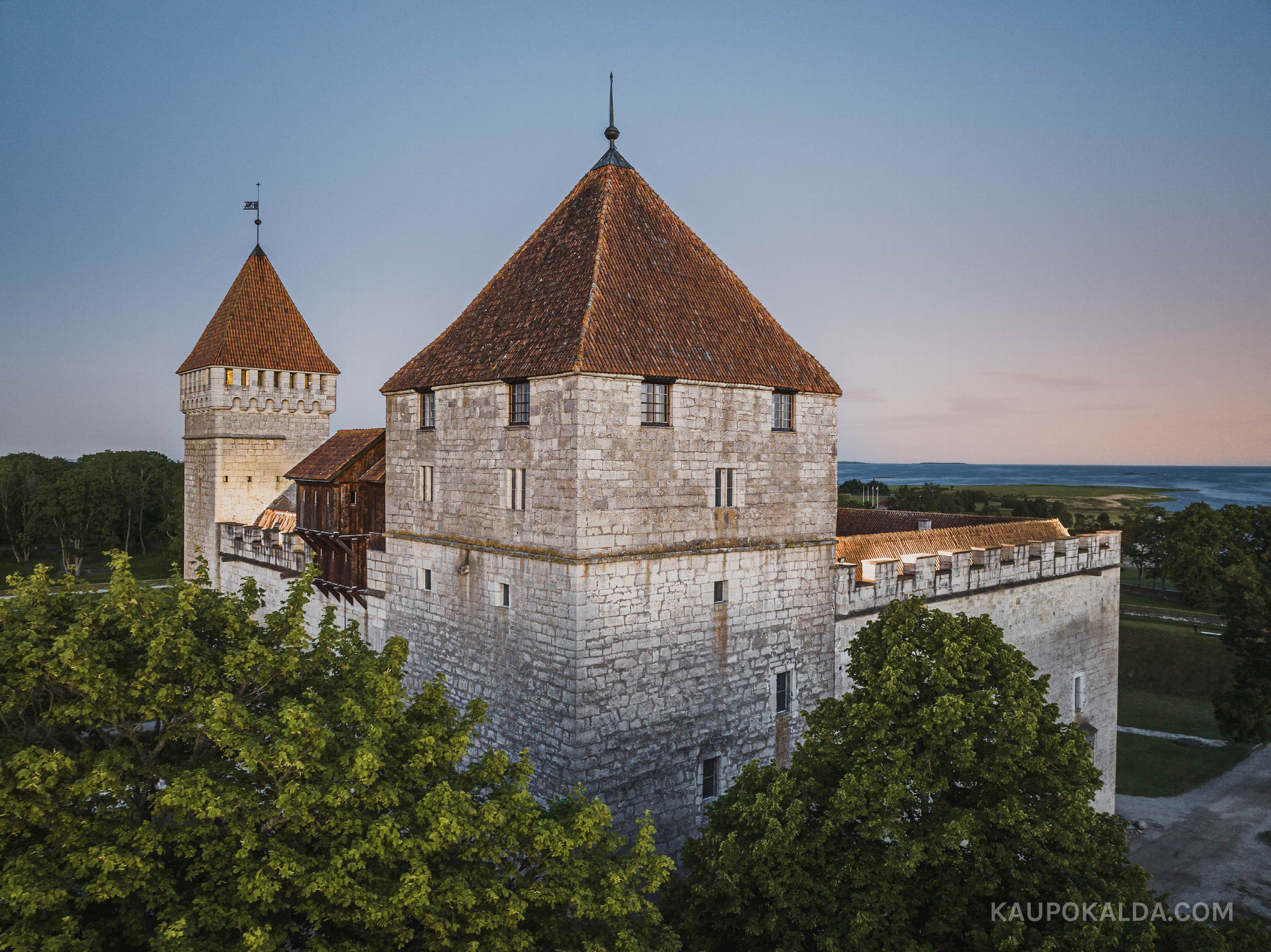 Kuressaare linnus öösel