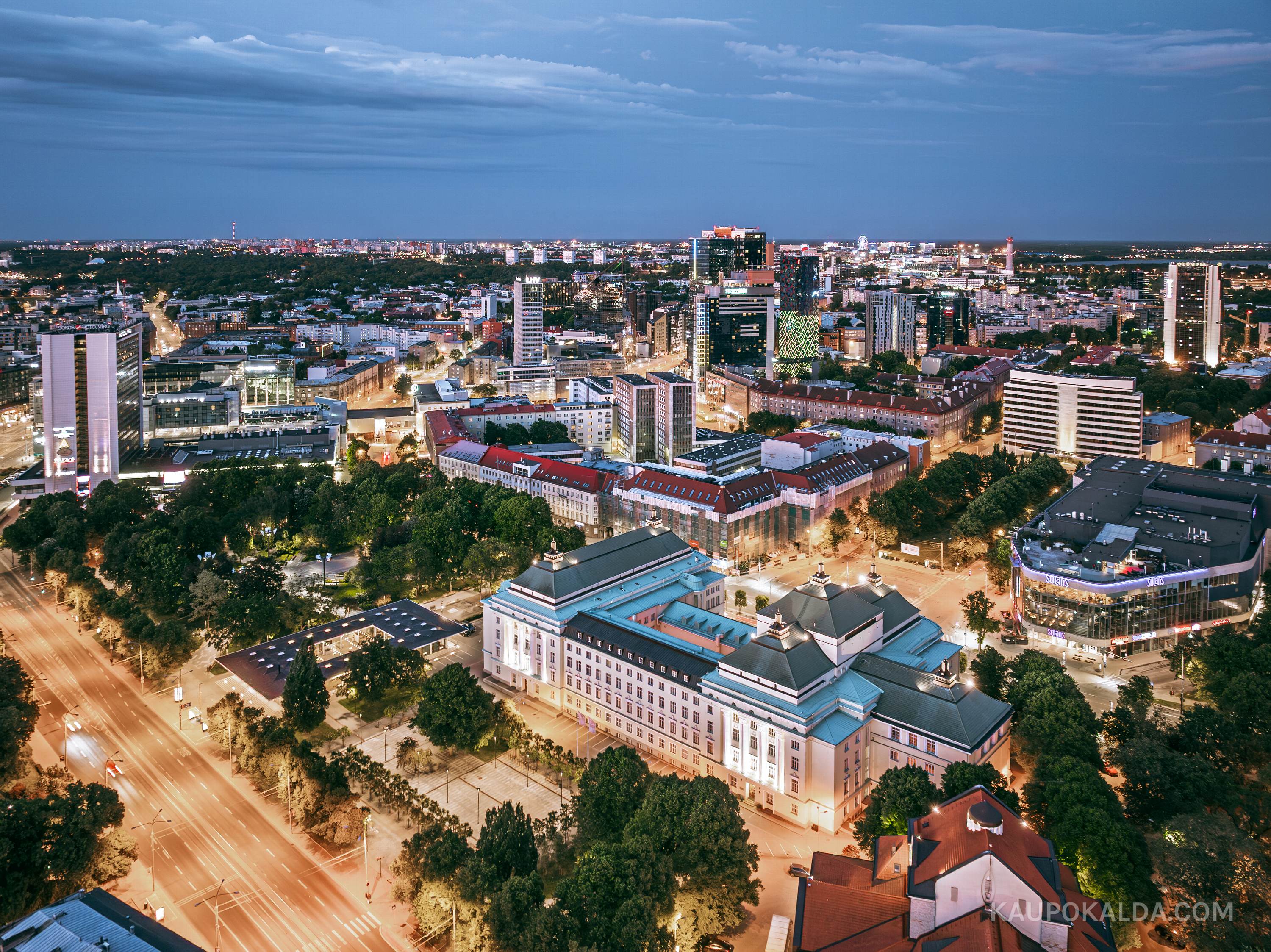 Estonia teatrihoone ja Tammsaare park