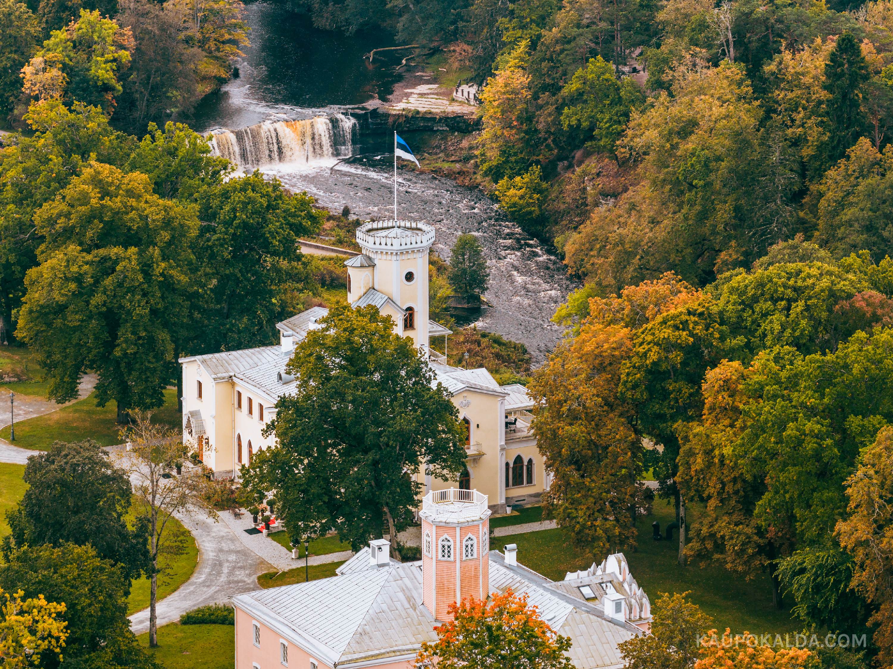 Keila-Joa Schloss fall