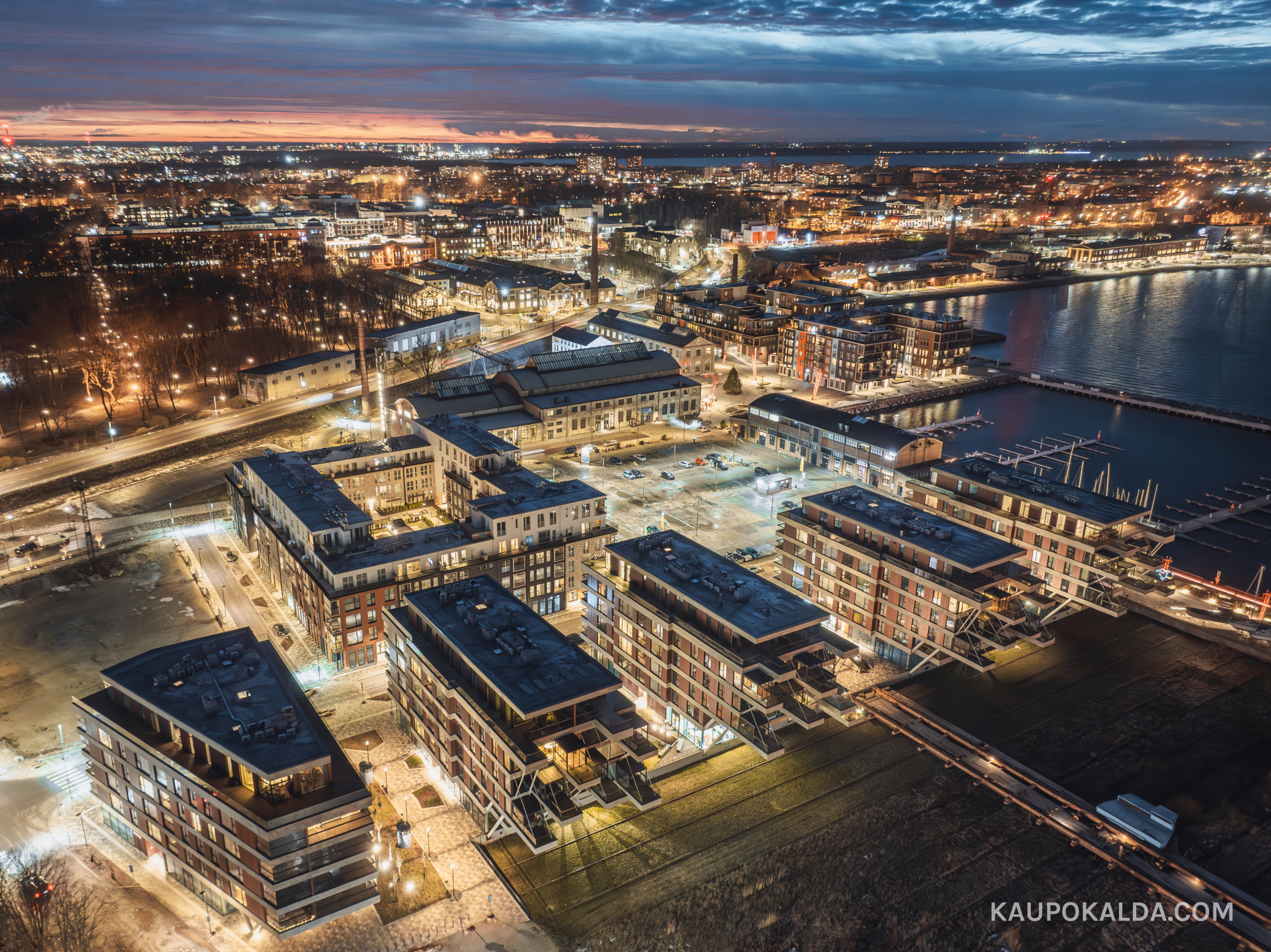 Vesilennuki majad, Noblessner