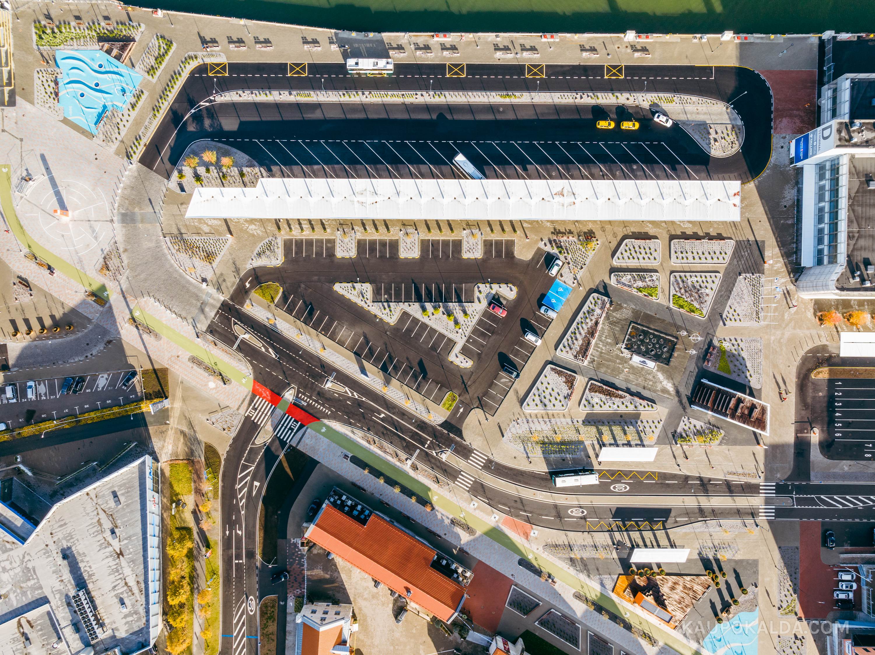 Tallinna Vanasadama D-terminal ja väliala