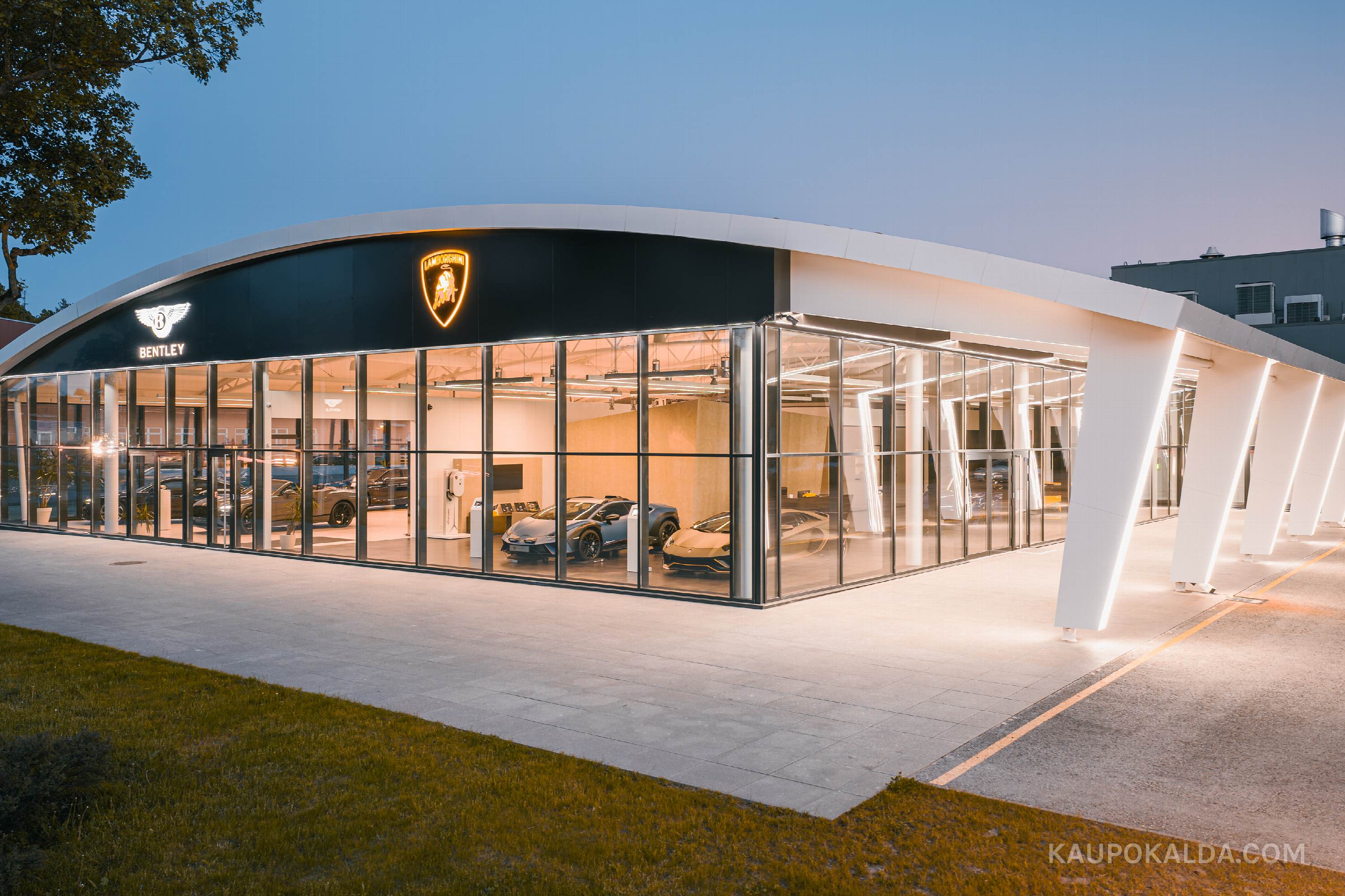 Bentley ja Lamborghini esindus Tallinnas