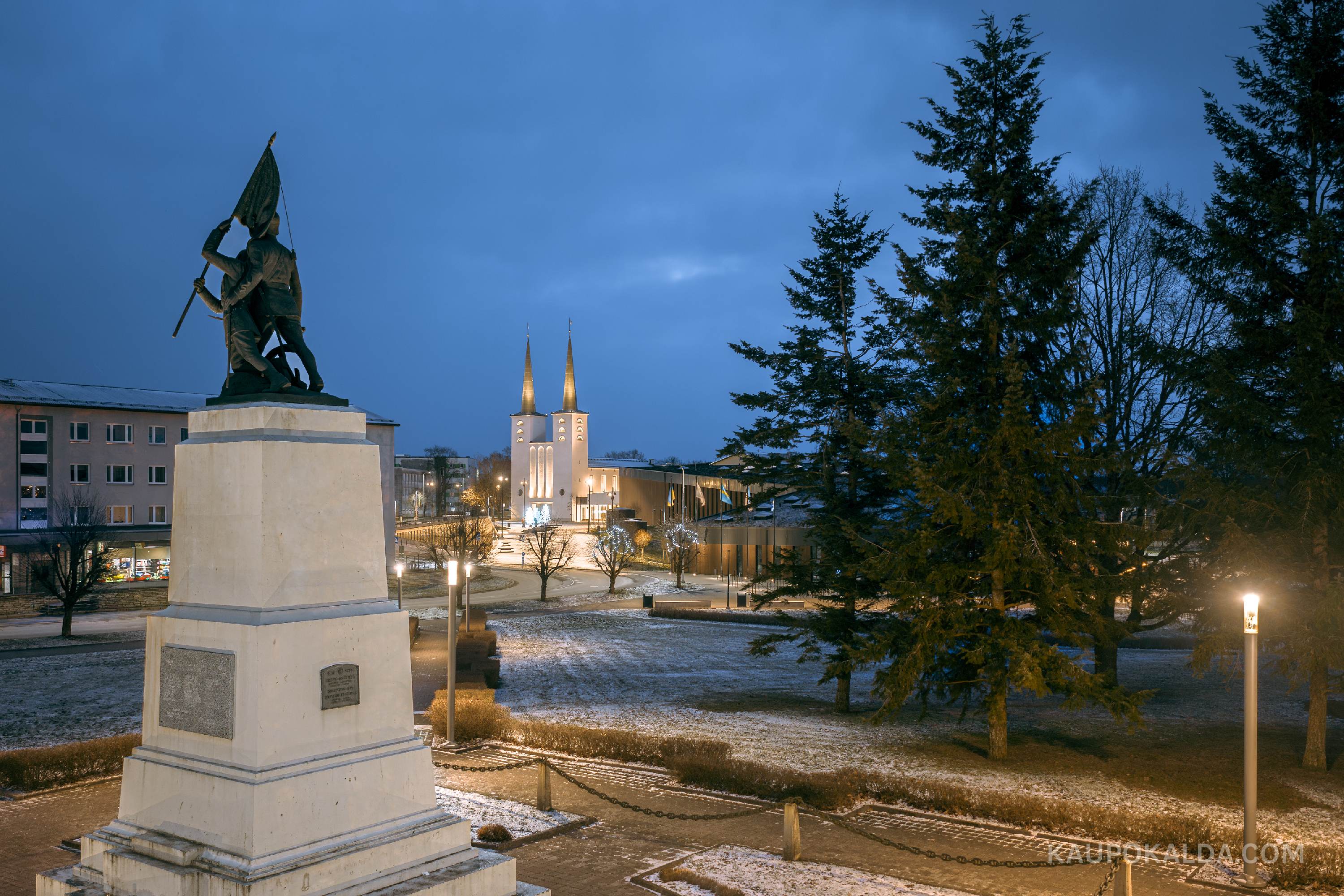 Rakvere Vabadussõja mälestussammas ja Ukuaru