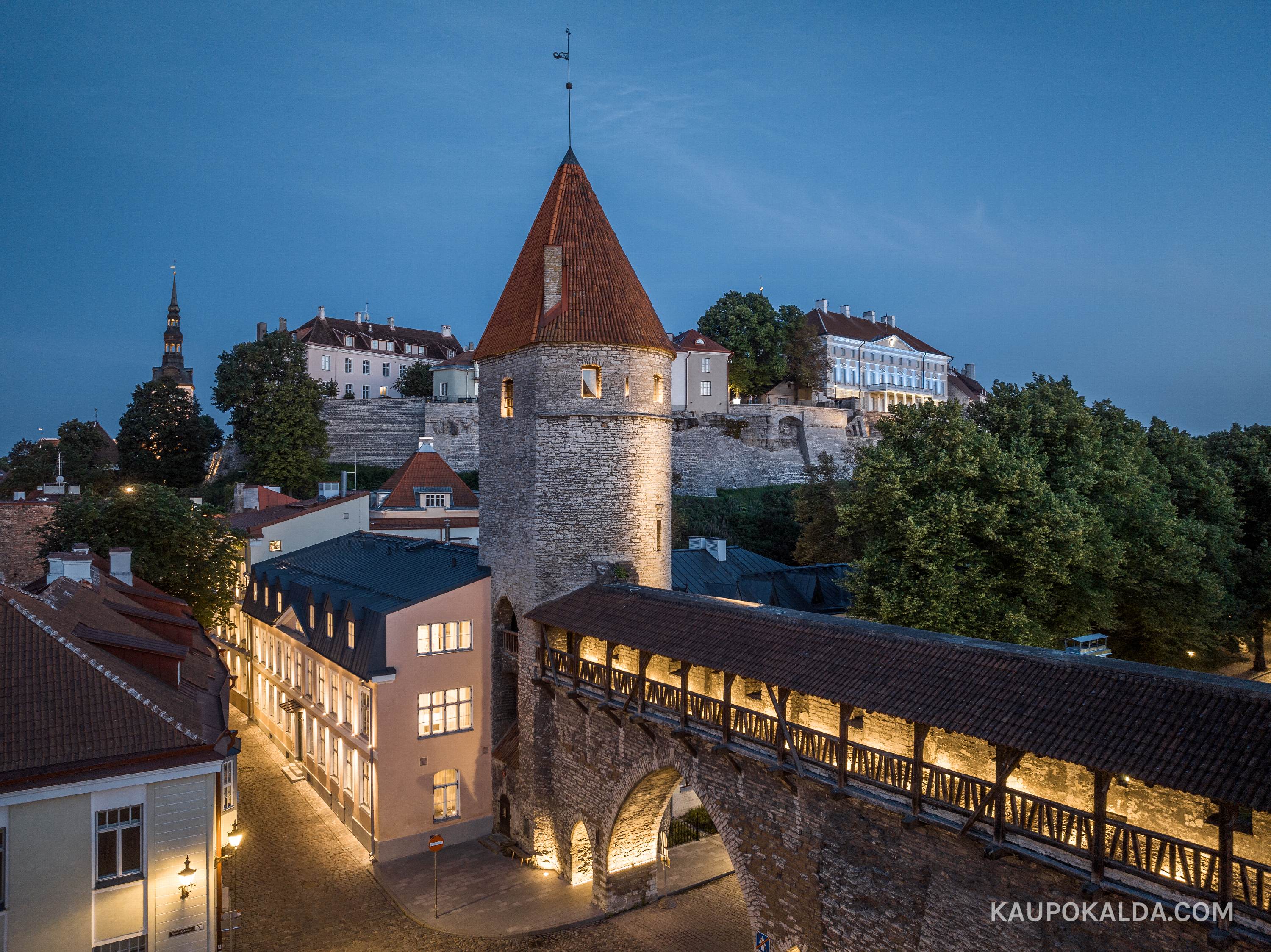Nunne Boutique Hotel ja linnamüür (seeria)
