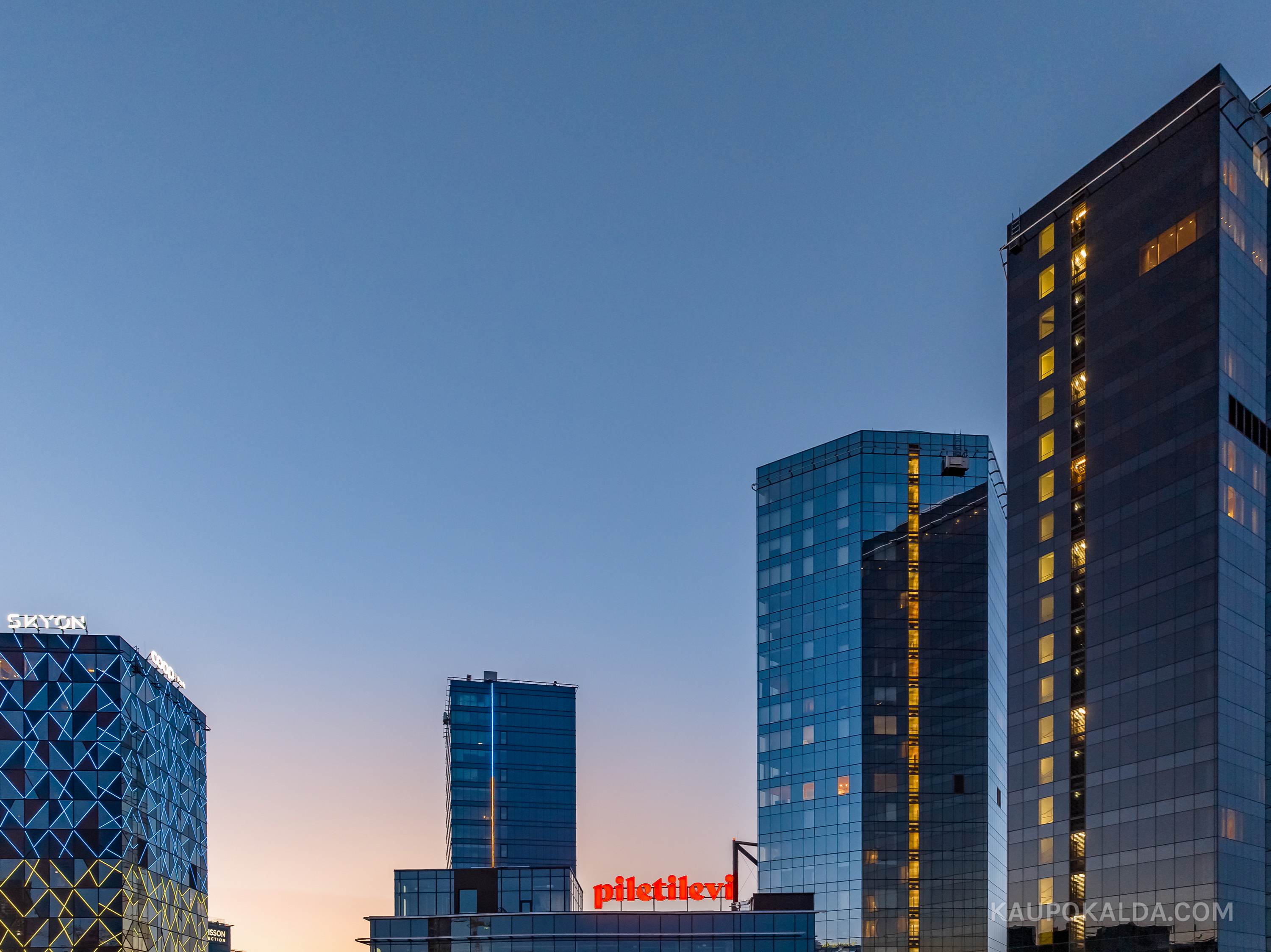 Maakri, Piletilevi (seeria)