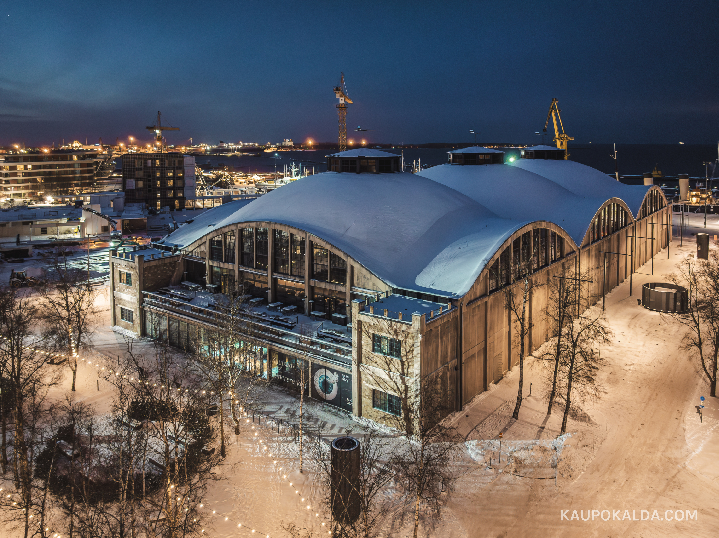 Lennusadam ja kerkiv loodusmaja