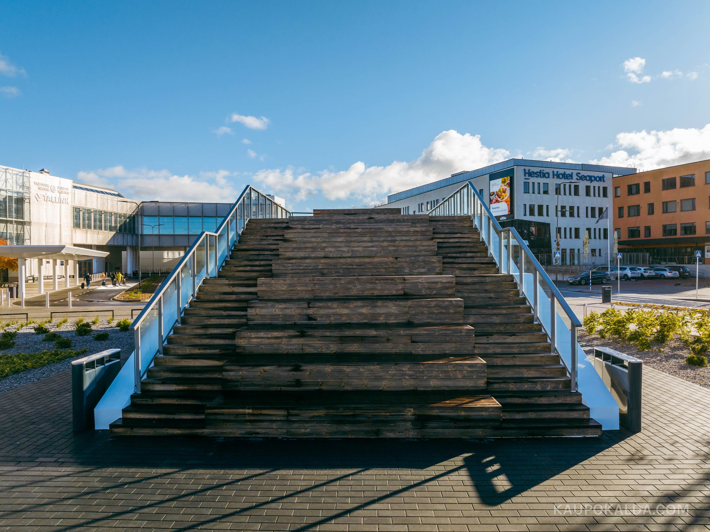 Tallinna Vanasadama D-terminal ja väliala