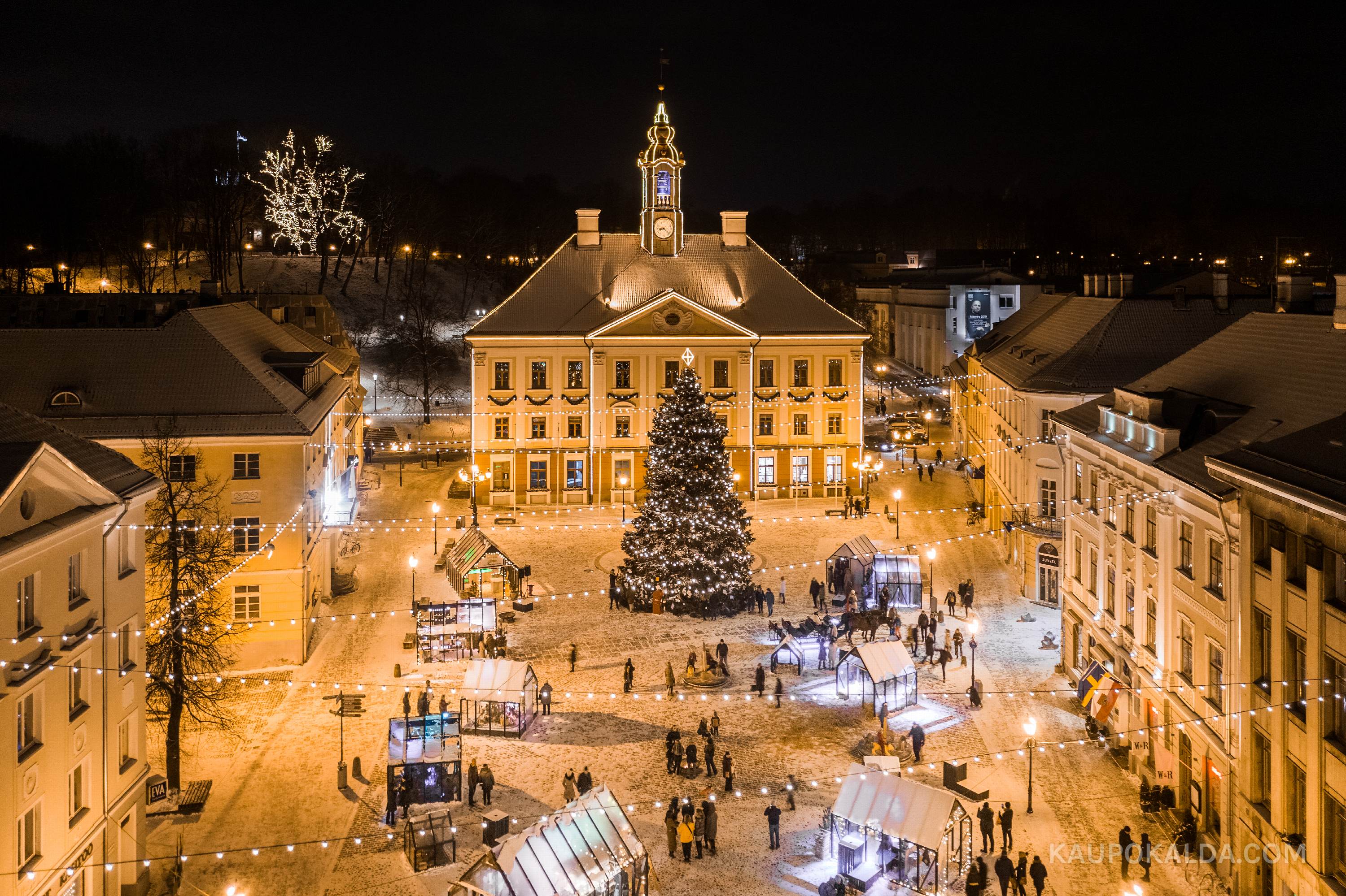 Tartu raekoda jõulusäras