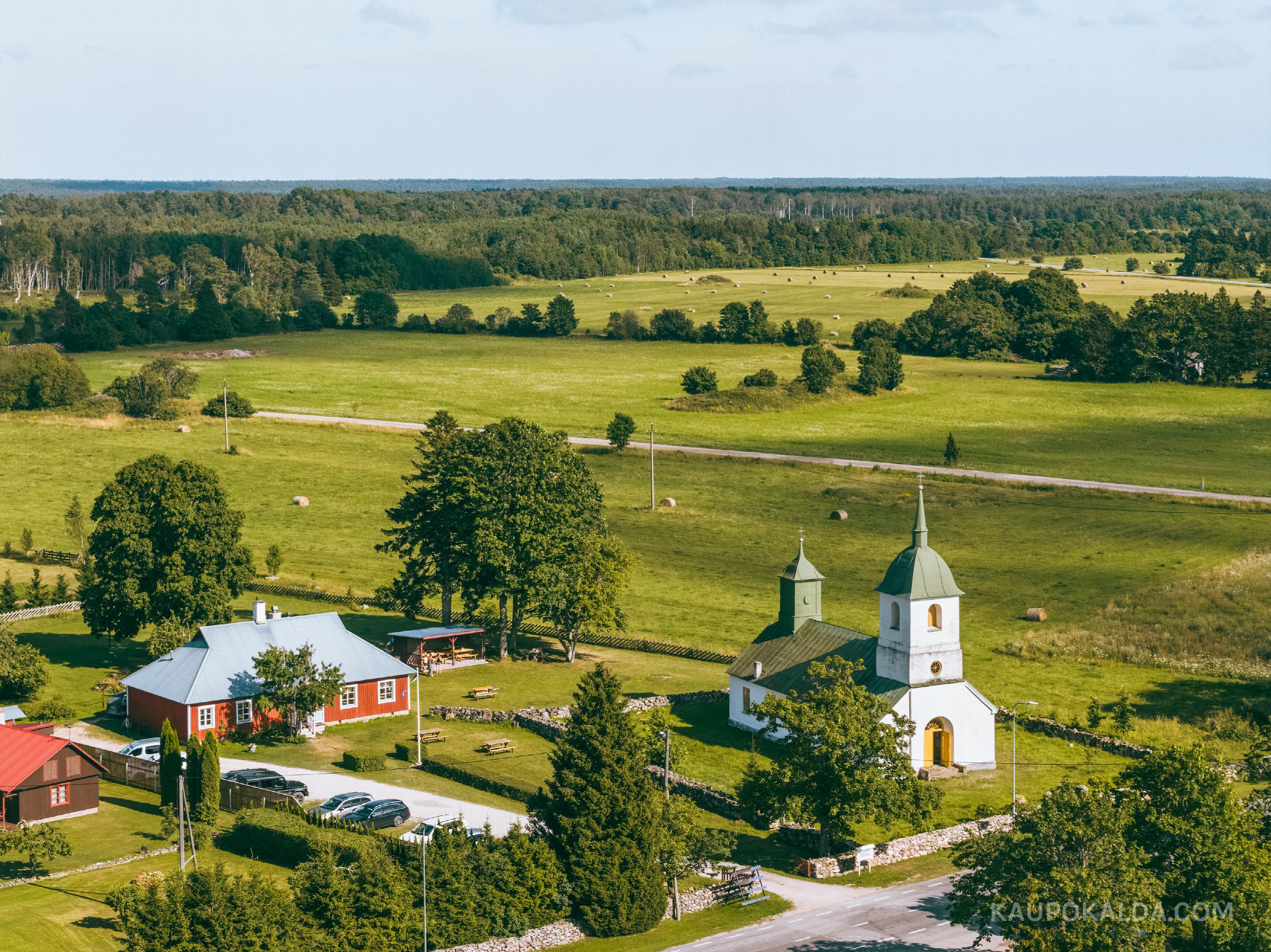 Lümanda söögimaja ja kirik