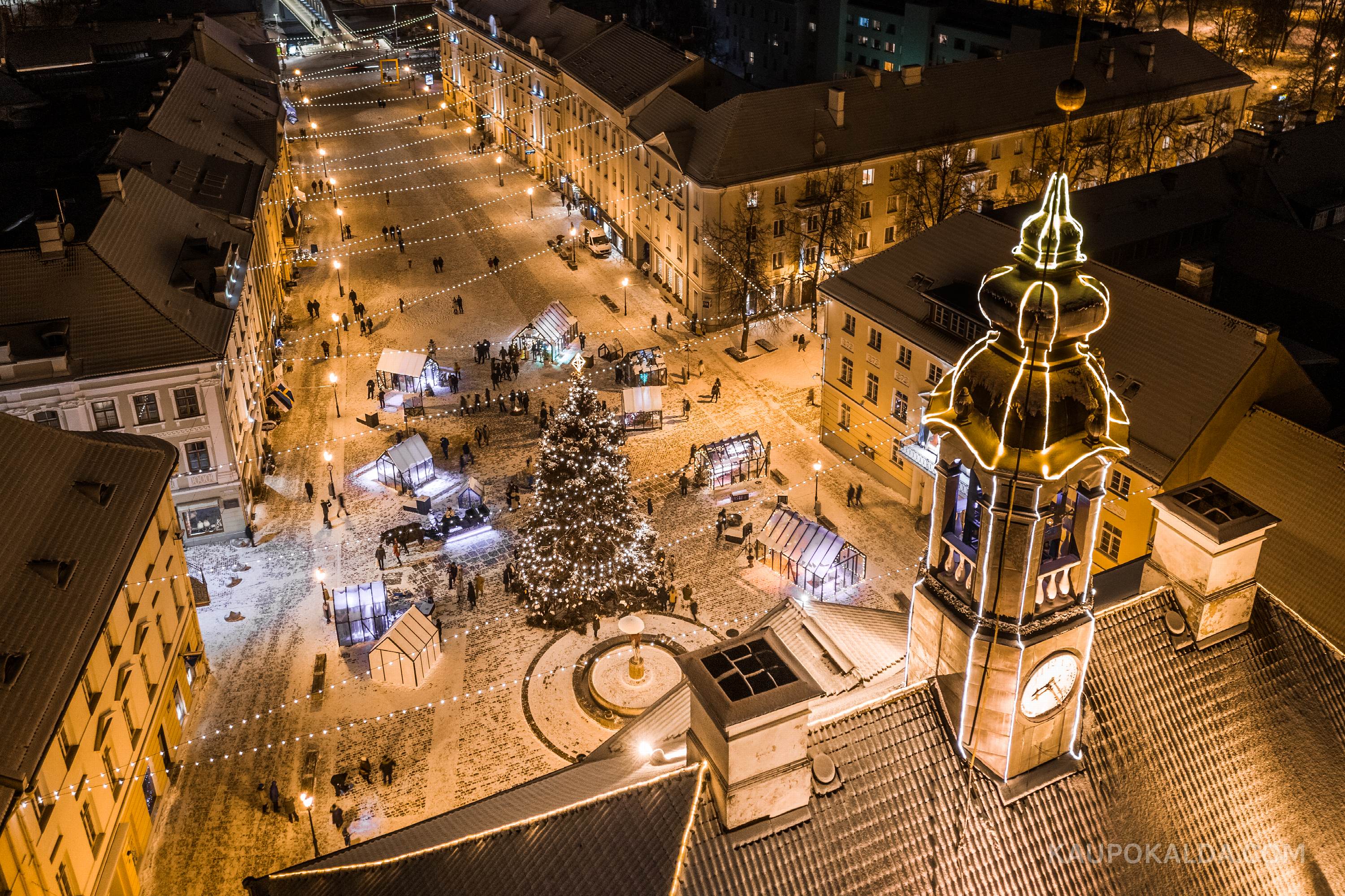 Tartu raekoda jõulusäras