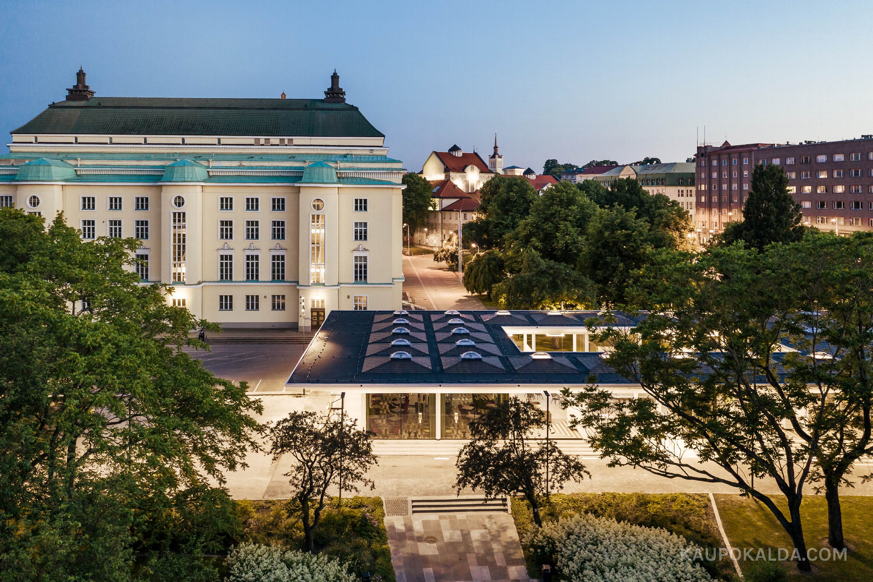 Estonia ja Tammsaare pargi paviljon