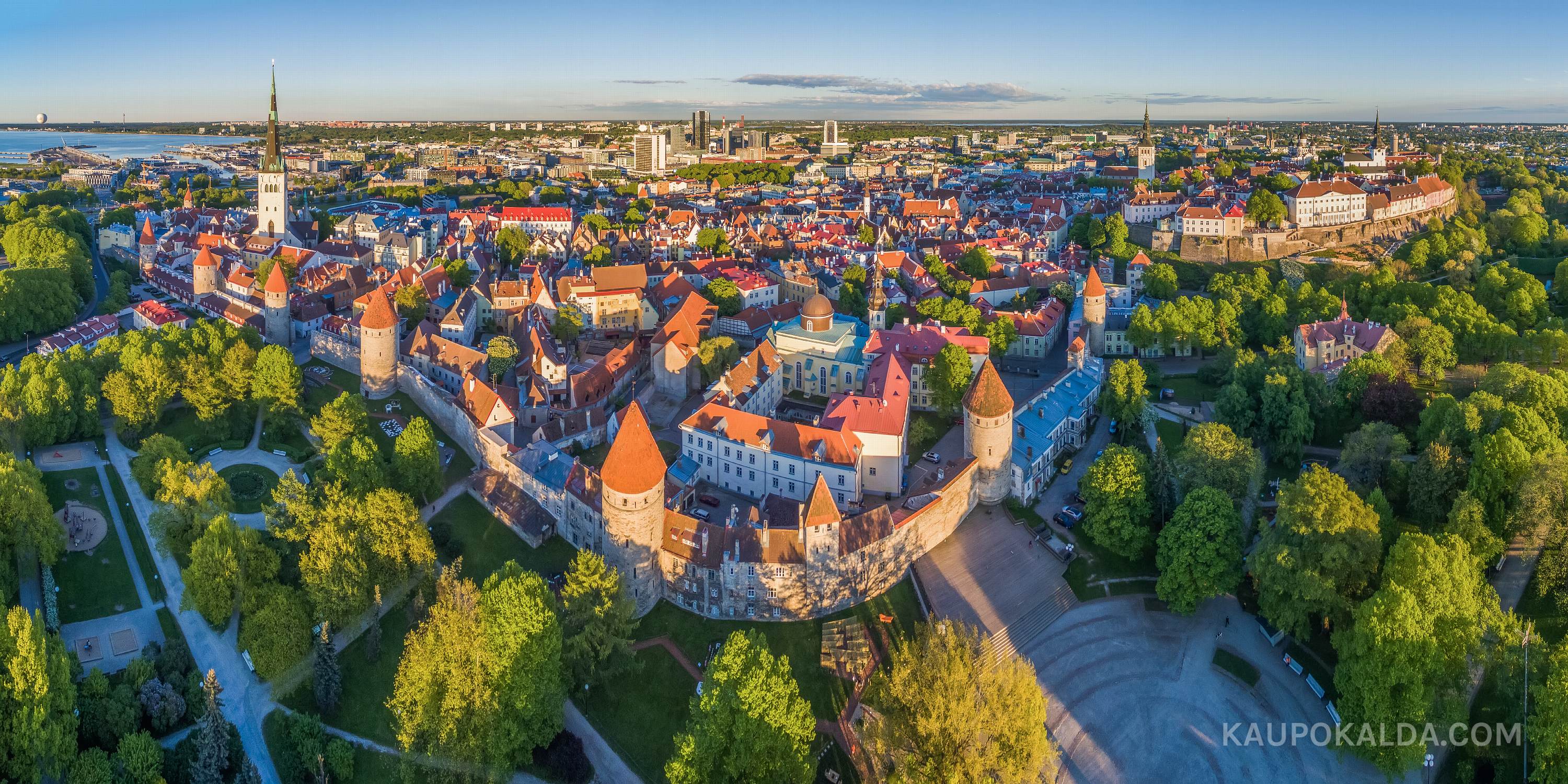 Vanalinna tornid ja linnamüür