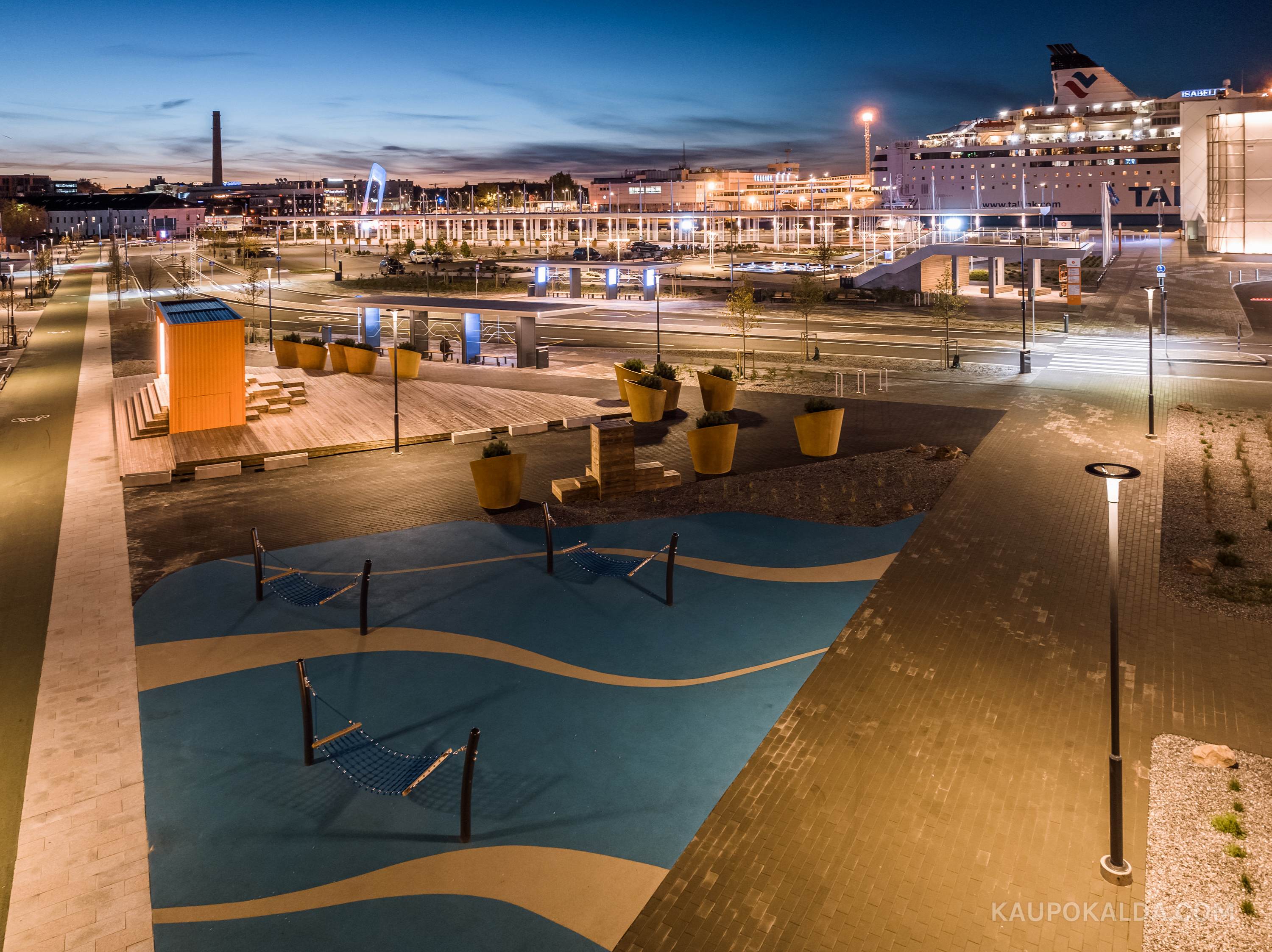 Tallinna Vanasadama D-terminal ja väliala