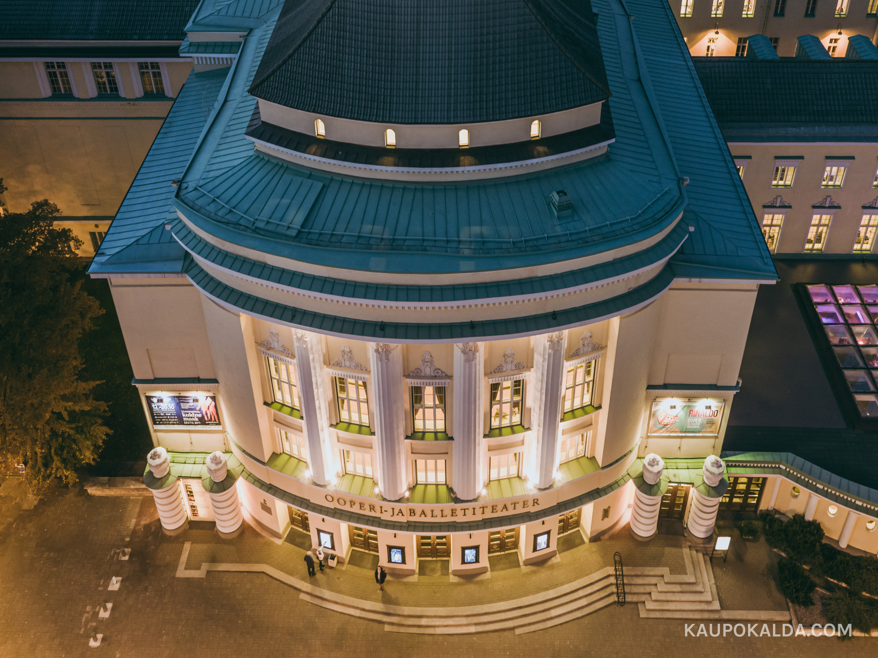Estonia teatrihoone ja Tammsaare park
