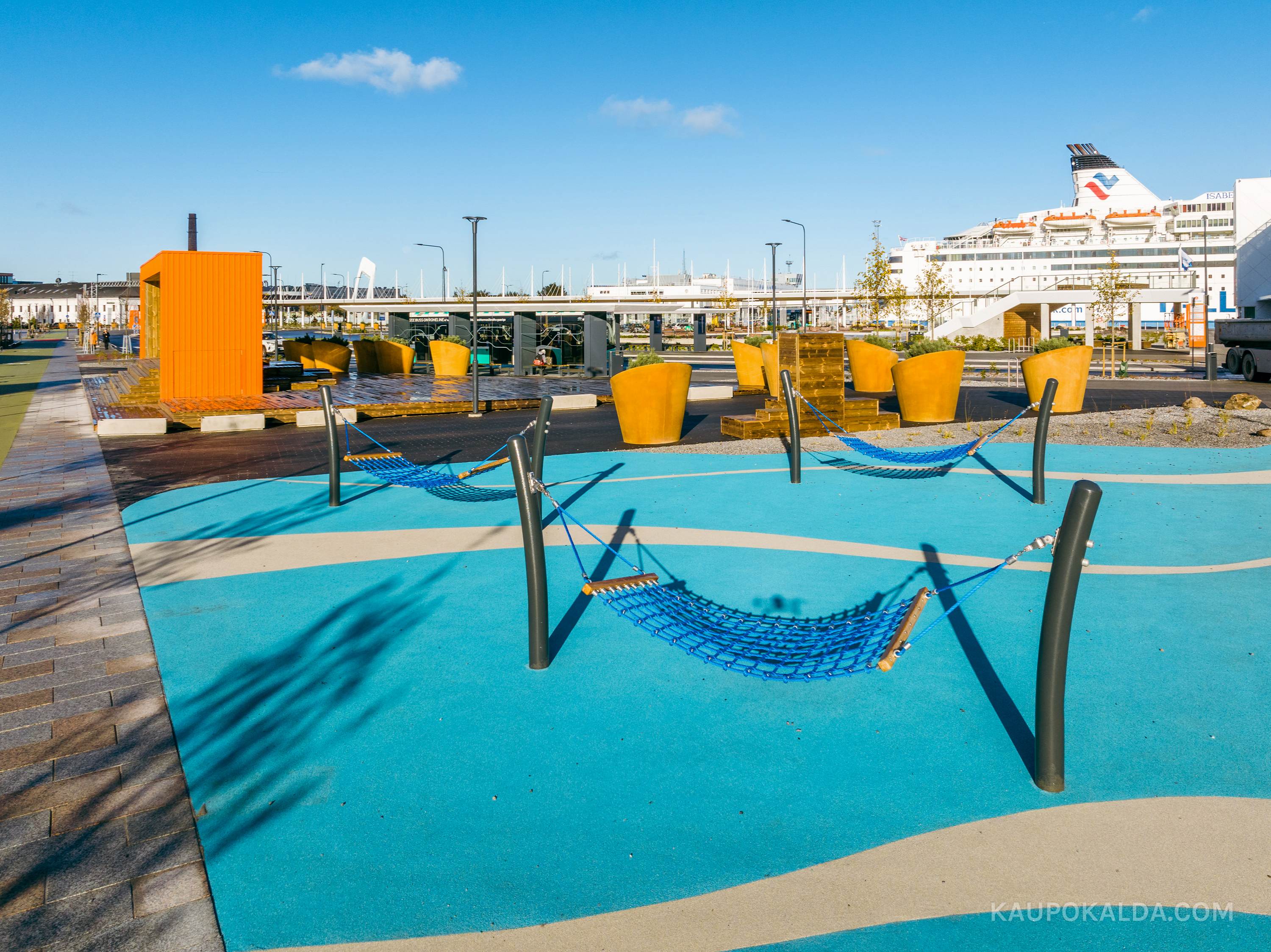 Tallinna Vanasadama D-terminal ja väliala