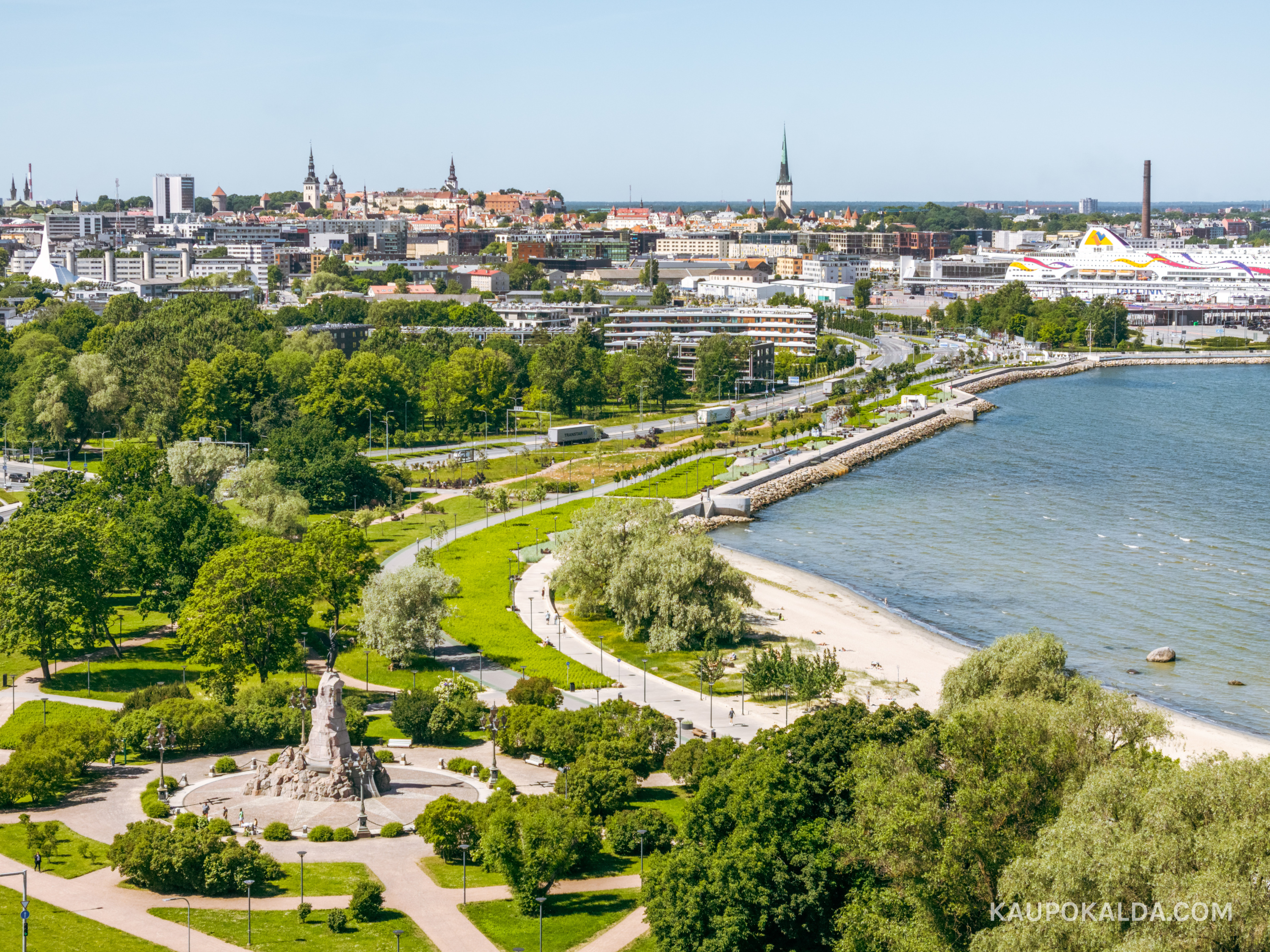 Russalka, Reidi tee ja promenaad