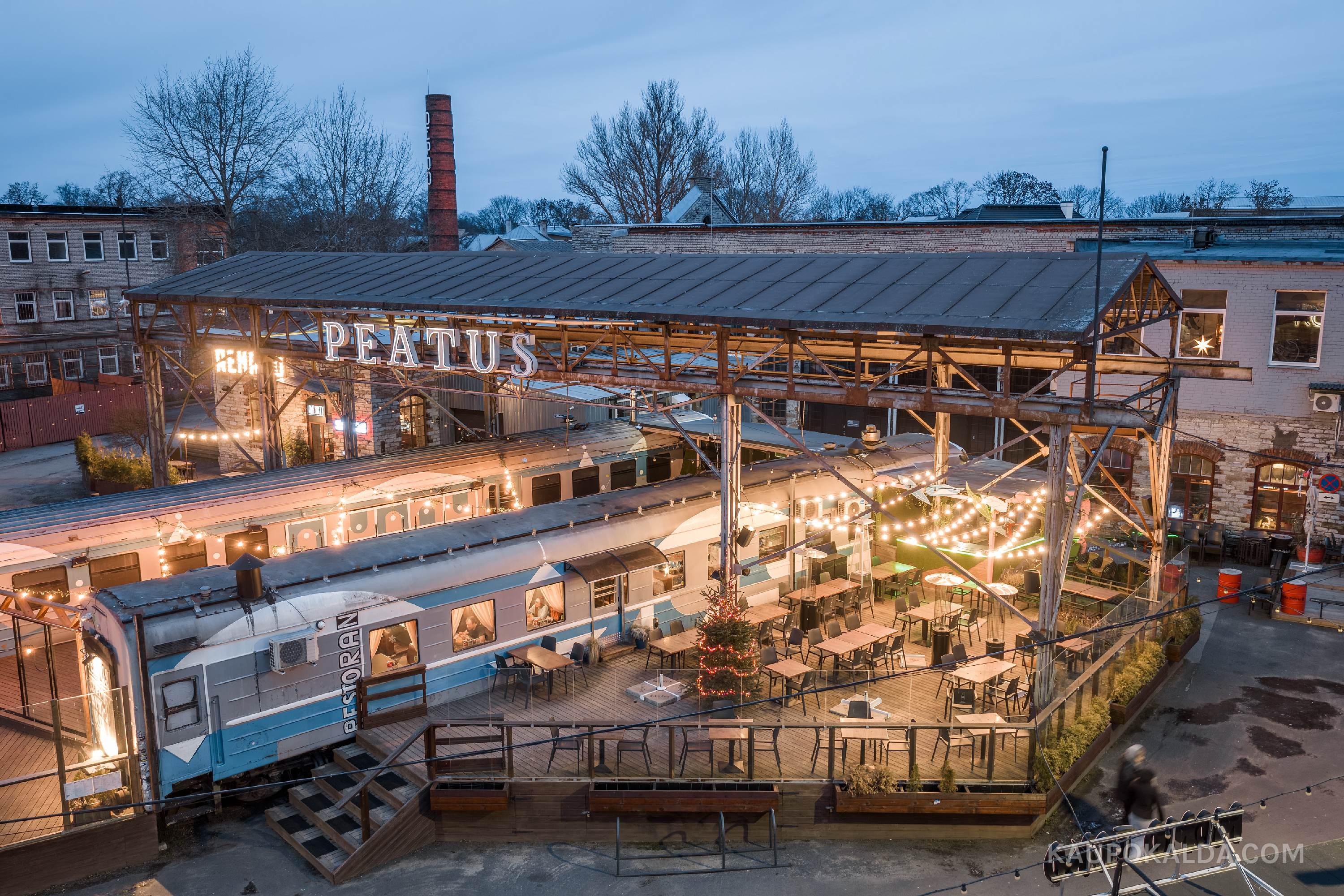 Peatus, Balti jaama turu hoov