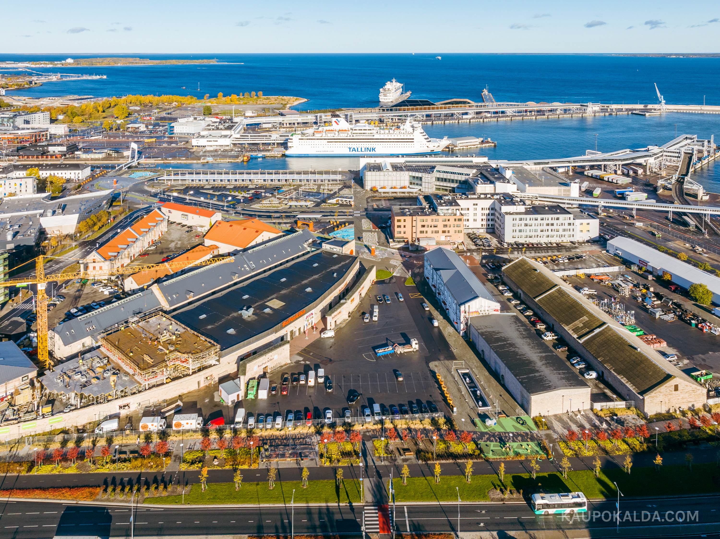 Tallinna Vanasadama D-terminal ja väliala