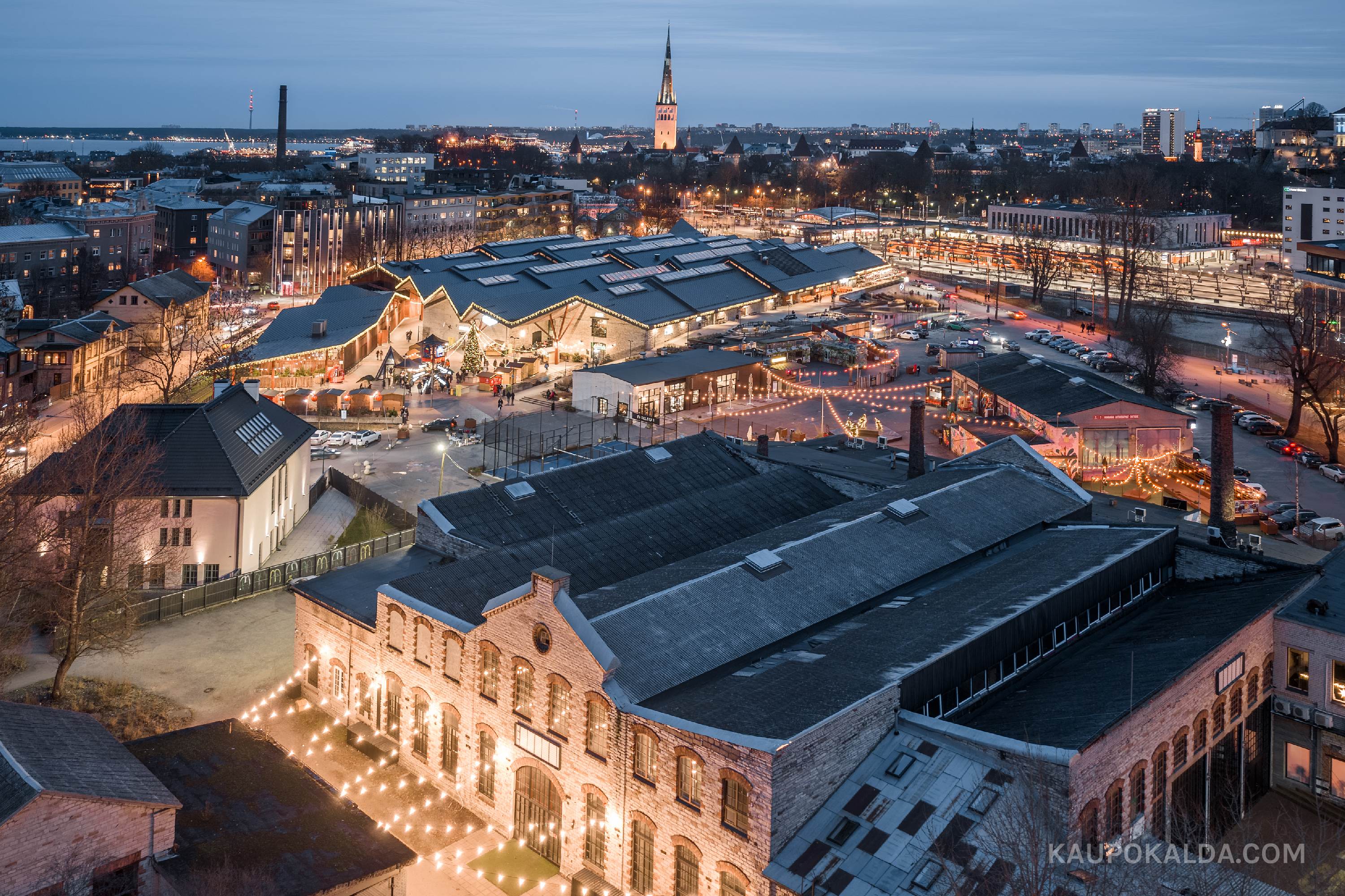 Balti jaama turg ja hoov